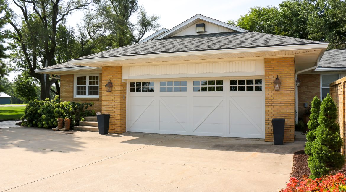 Garage Door Manufacturer in Canada
