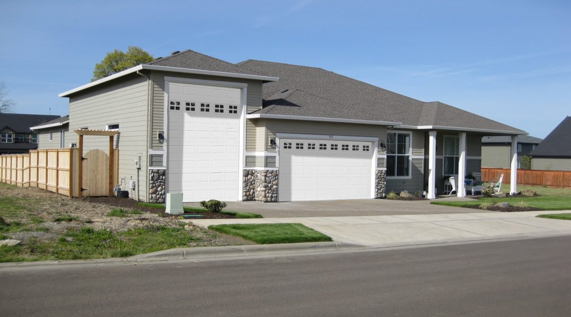 Automatic Garage Door in Dixon